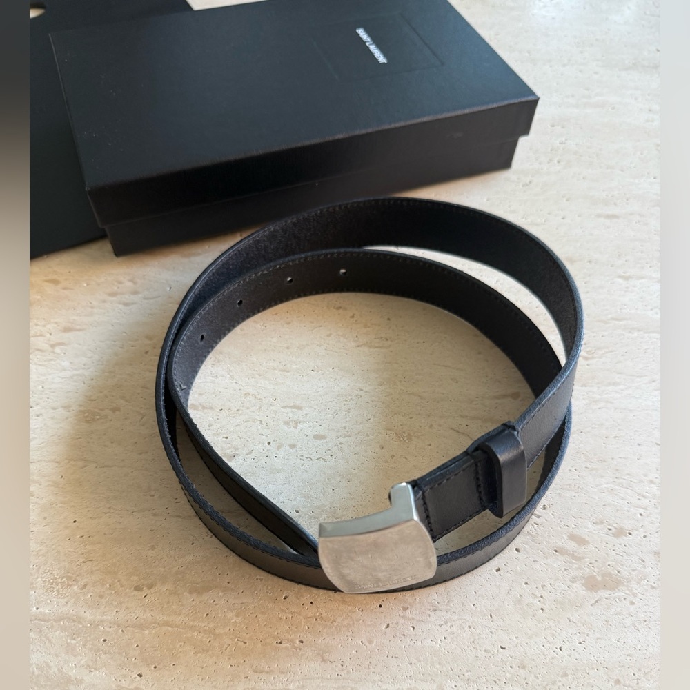 NWT Yves Saint Laurent Black Leather Belt 80cm - Picture 10 of 16